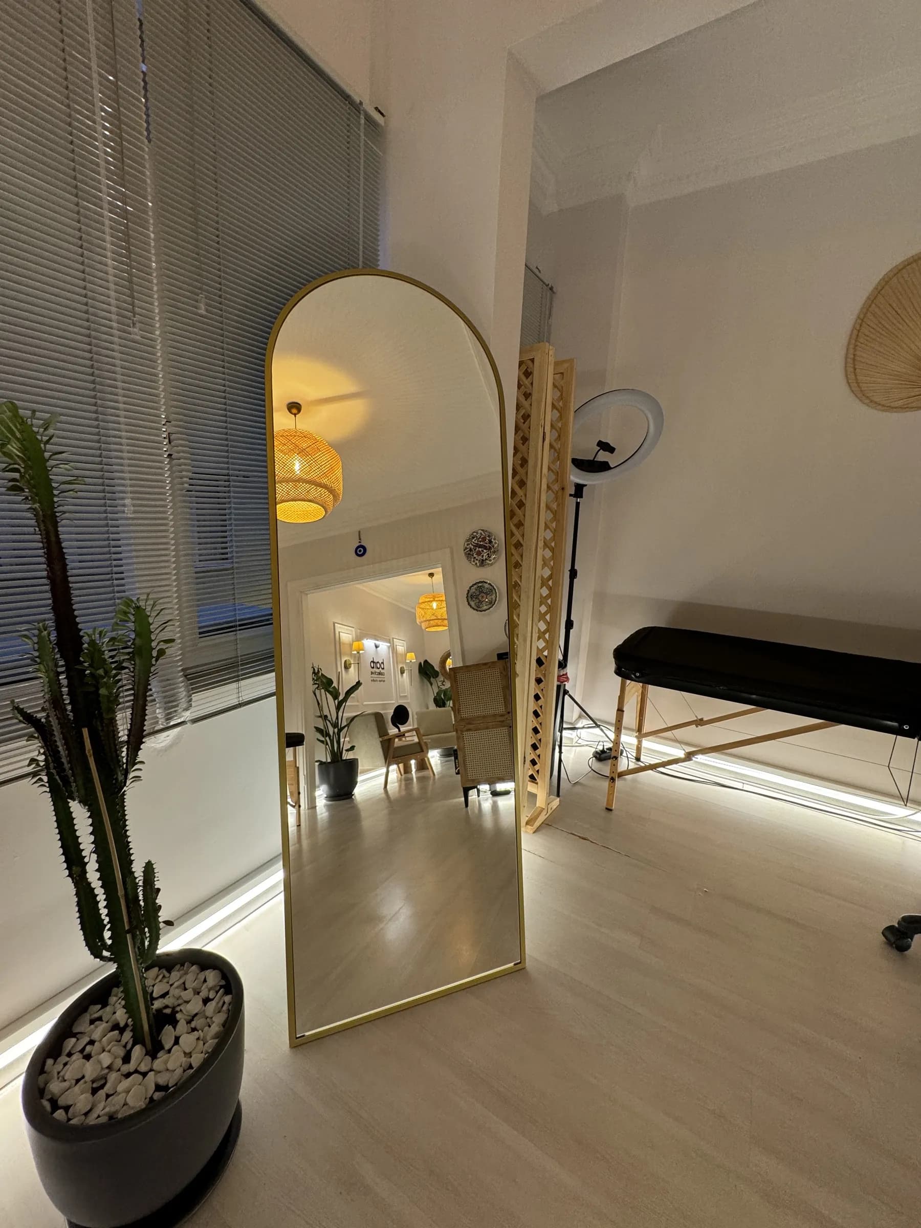 The atelier, mirror